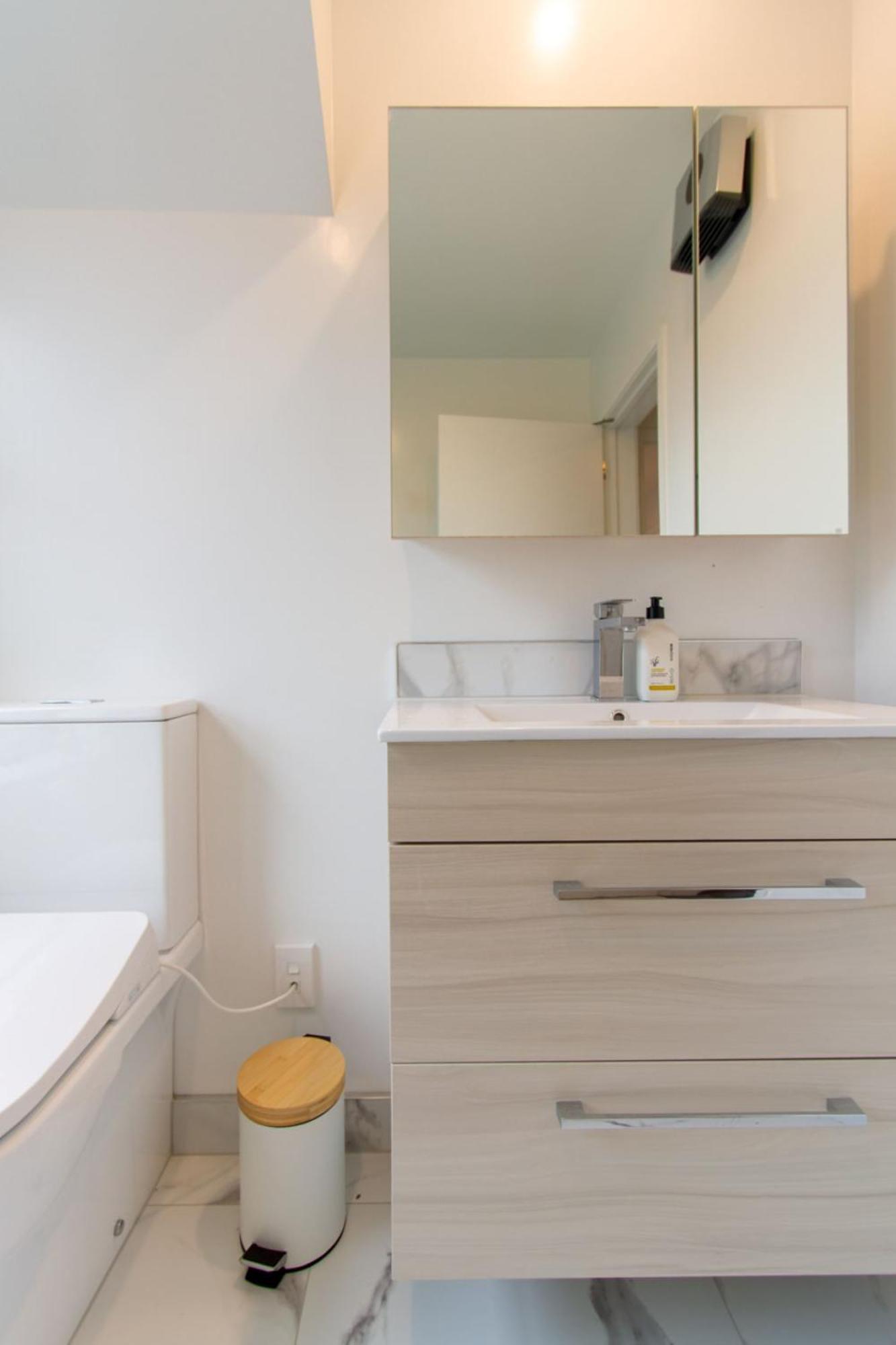 Gorgeous In Green - 2 Bed Central Oasis W/King Bed Christchurch Buitenkant foto
