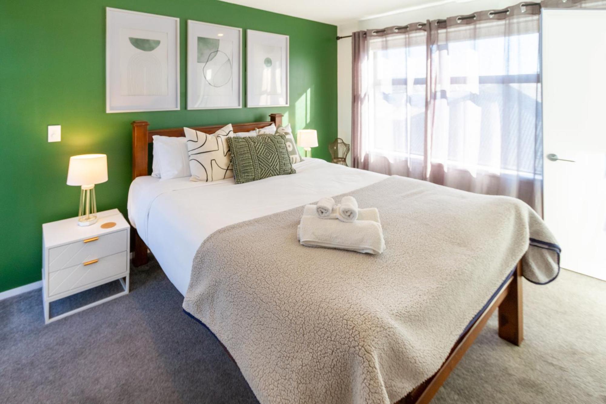 Gorgeous In Green - 2 Bed Central Oasis W/King Bed Christchurch Buitenkant foto