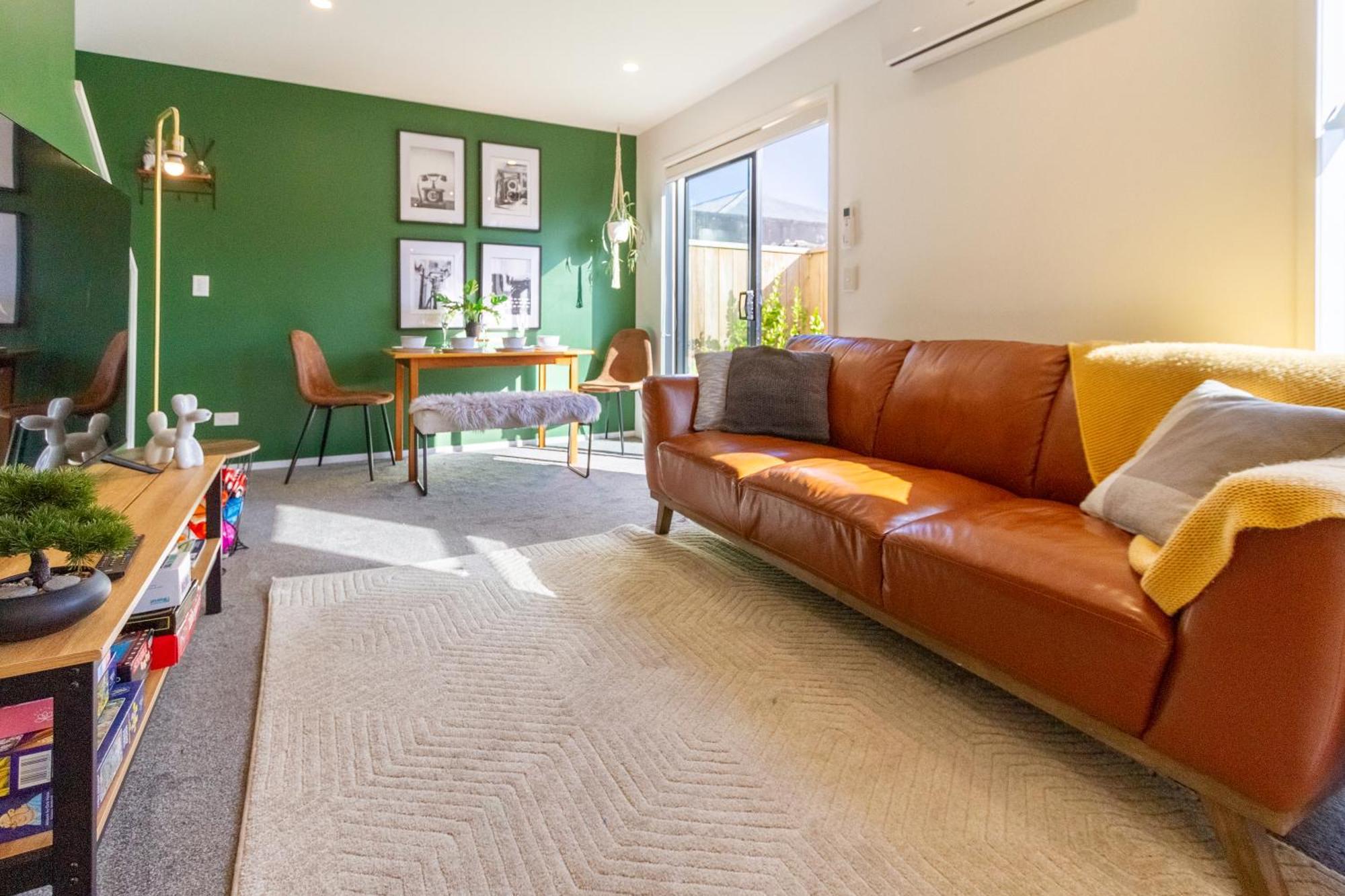 Gorgeous In Green - 2 Bed Central Oasis W/King Bed Christchurch Buitenkant foto
