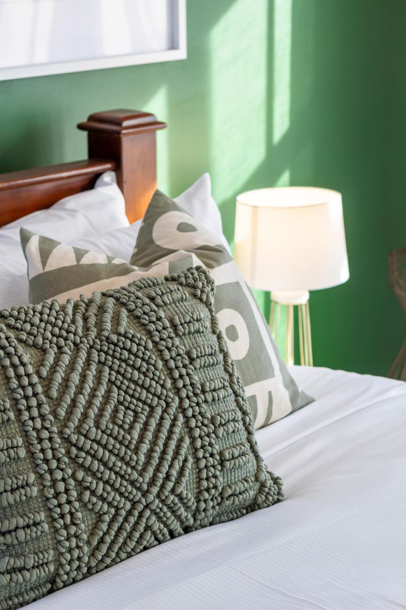 Gorgeous In Green - 2 Bed Central Oasis W/King Bed Christchurch Buitenkant foto